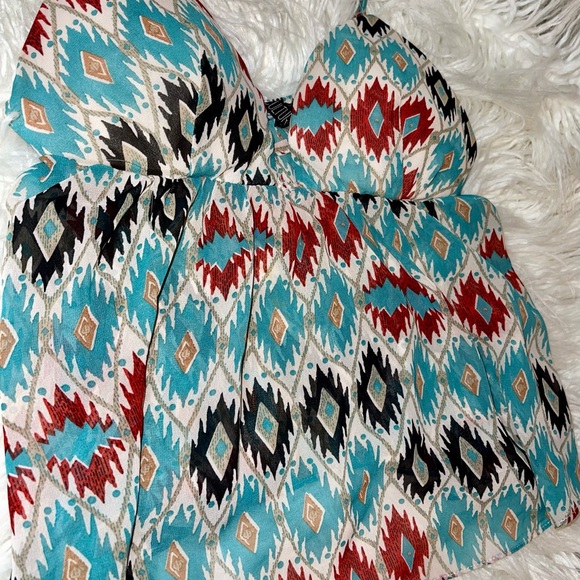 Geometric top - Picture 2 of 3